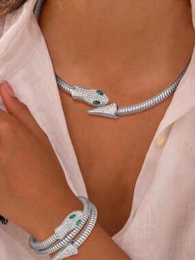 Serpentina Pave Snake Collar &
Cuff Set